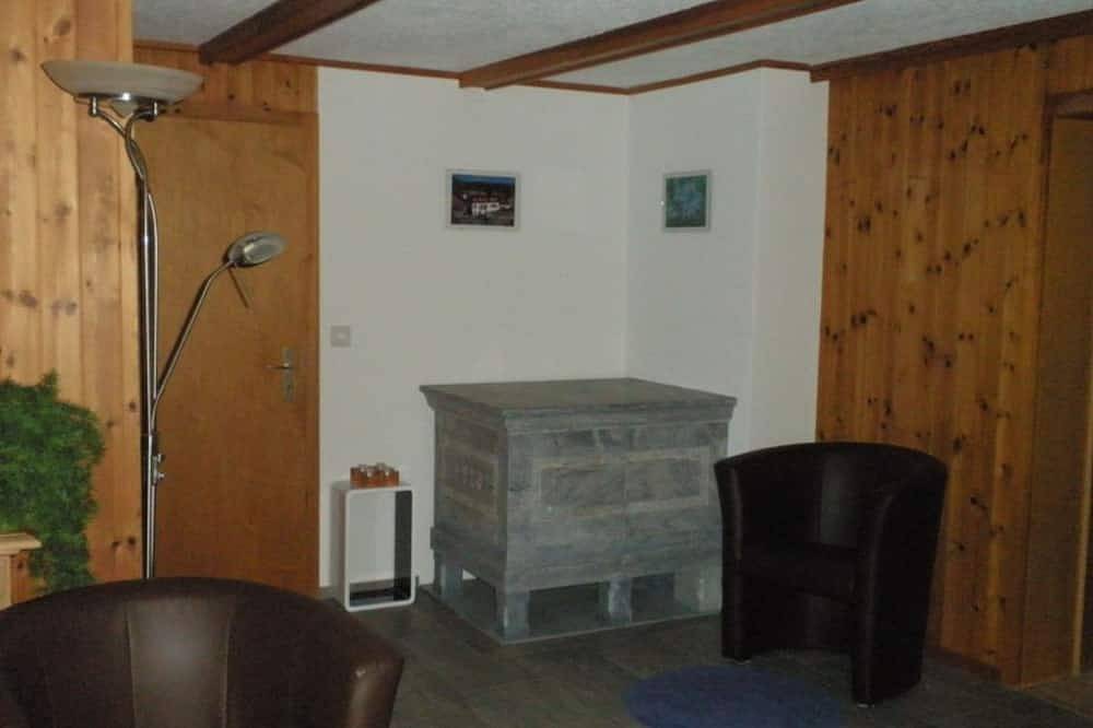 Ganze Wohnung, Casa Curgnun Collenberg, Morissen, (Morissen). in Lumnezia, Alpenarena