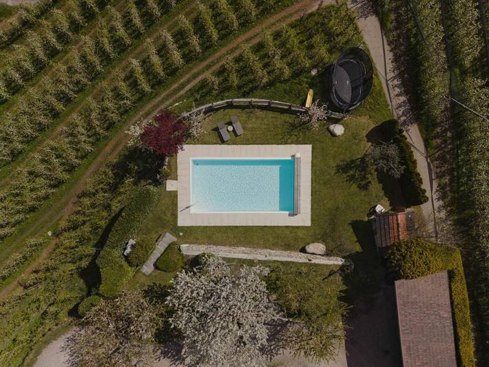 Chambre d’hôte pour 2 personnes, avec piscine ainsi que jardin et balcon