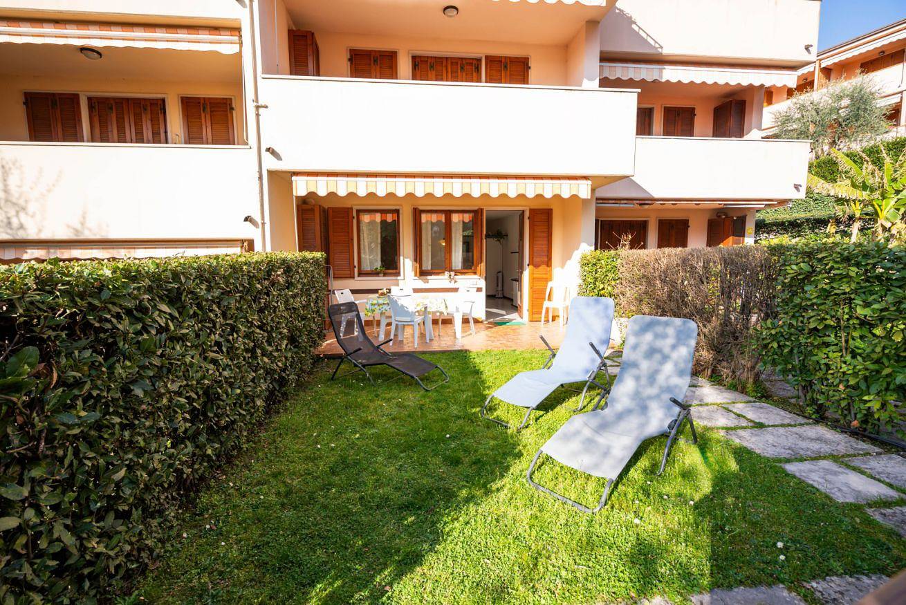 Ganze Wohnung, Ferienwohnung für 2 Personen mit Pool in Brenzone, Gardasee-Berge