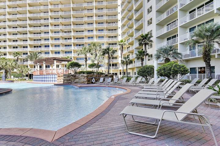 Vacation rental for 8 people, with balcony and hot tub as well as pool in Panama City (Florida)