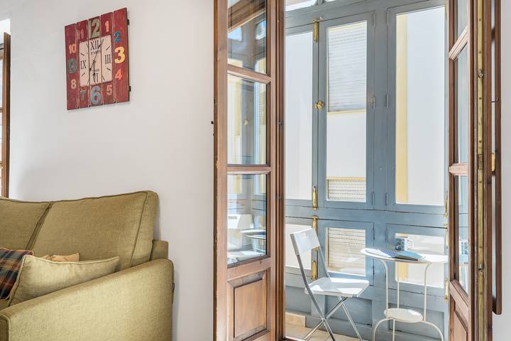 Hel studio-lejlighed, Elvira Centro Albaicín Apartment with Balcony, Wi-Fi, and Air Conditioning in Centro-Sagrario, Granada