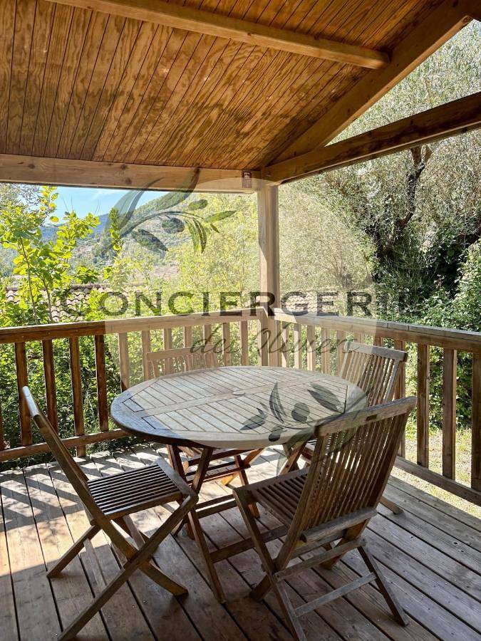 Appartement entier, Two-Bedroom Apartment in Solliès-Toucas, Côte méditerranéenne (France)