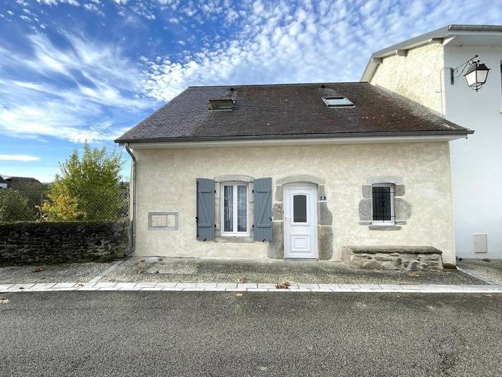 Gîte pour 4 personnes, avec jardin à Moumour