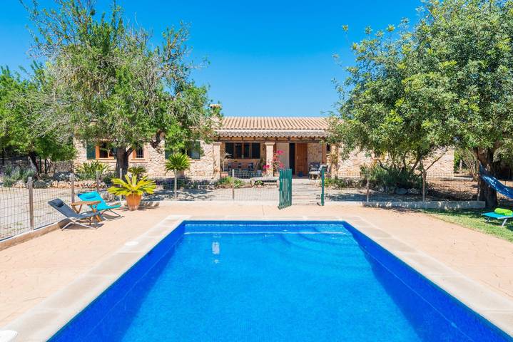 Villa for 6 people, with terrace in Inca