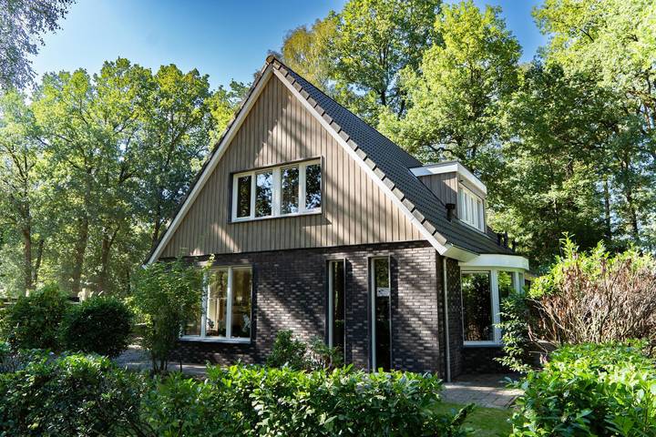 Ferienhaus für 10 Personen, mit Terrasse und Garten sowie Sauna in Hoenderloo