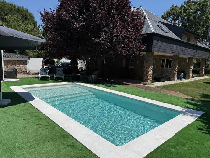 Casa de vacaciones para 15 personas, con jardín además de vistas y piscina, Se admiten mascotas - 1