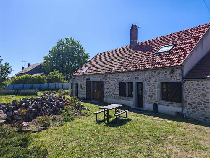 Location de vacances pour 8 personnes, avec Balcon et Jacuzzi ainsi que Terrasse et Jardin à Quarré-les-Tombes - 4