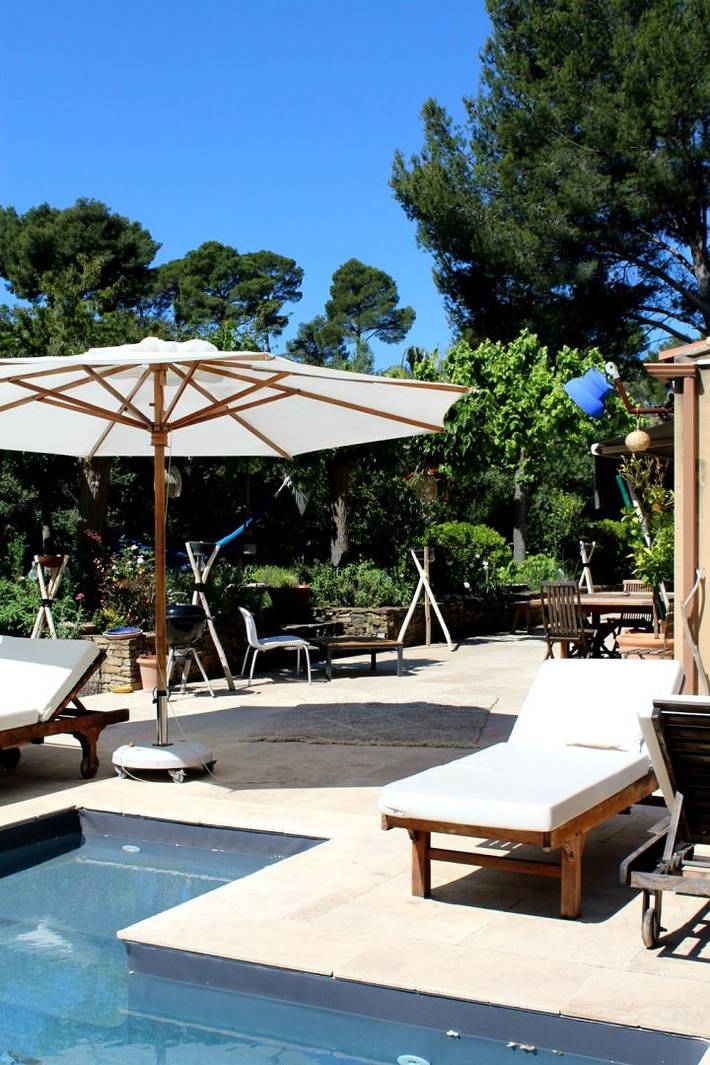 Studio pour 2 personnes, avec piscine ainsi que jacuzzi et jardin