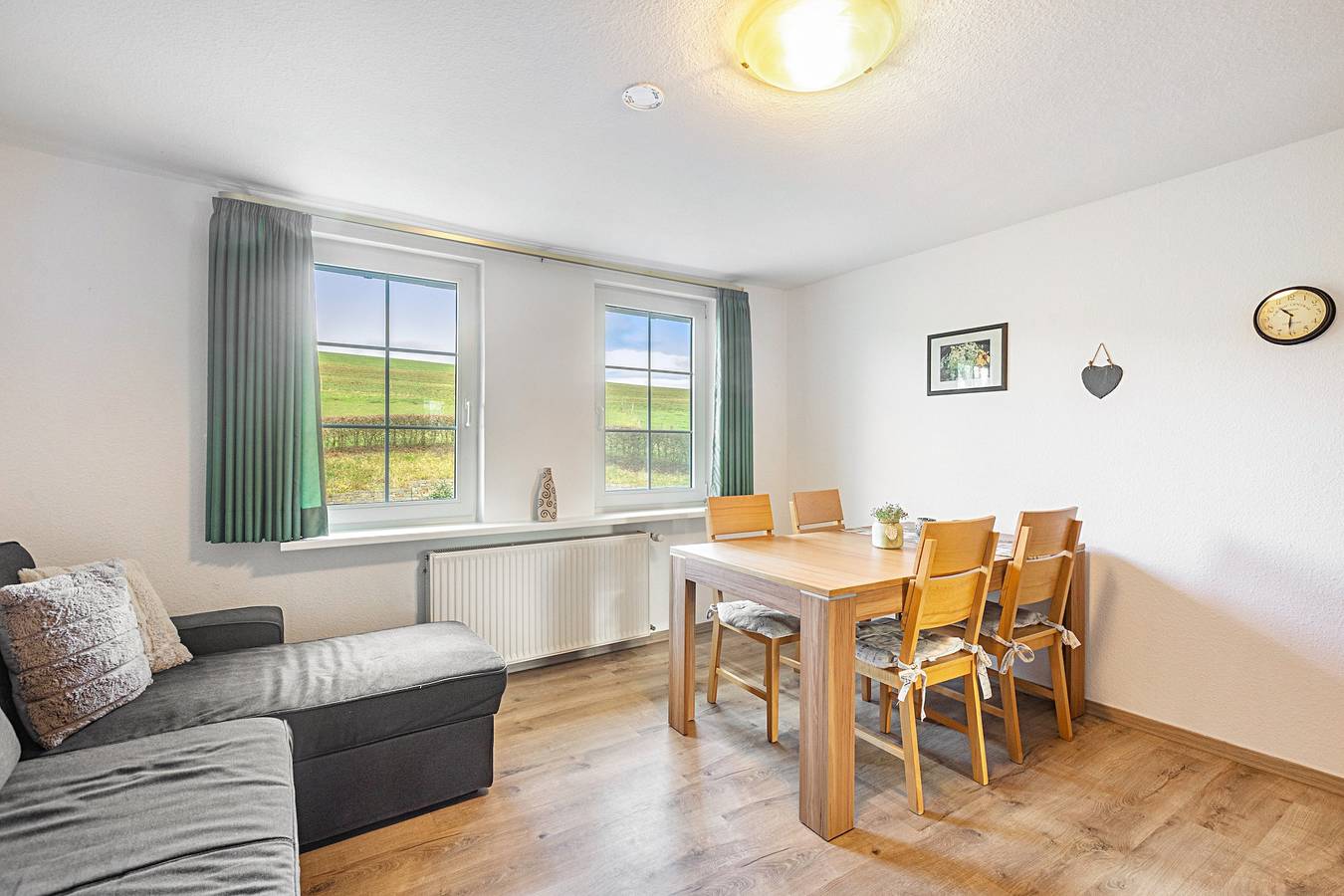 Ganze Wohnung, Apartment 'Klatschmohn' mit gemeinsamer Terrasse und Wlan in Schmallenberg, Hochsauerlandkreis
