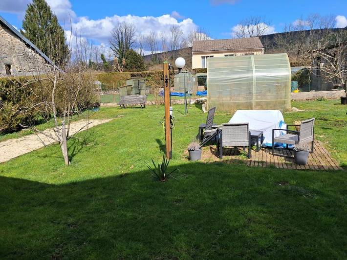 Chambre d’hôte pour 2 personnes, avec vue et terrasse ainsi que piscine et jardin dans le Jura - 4