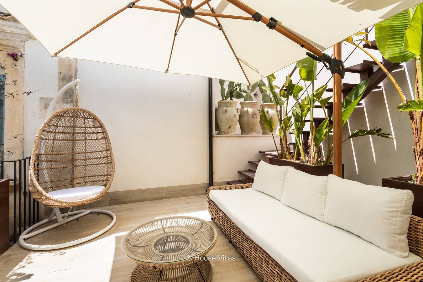 Entire apartment, Bowie's Rooms - La Mandorla in Noto, Noto region