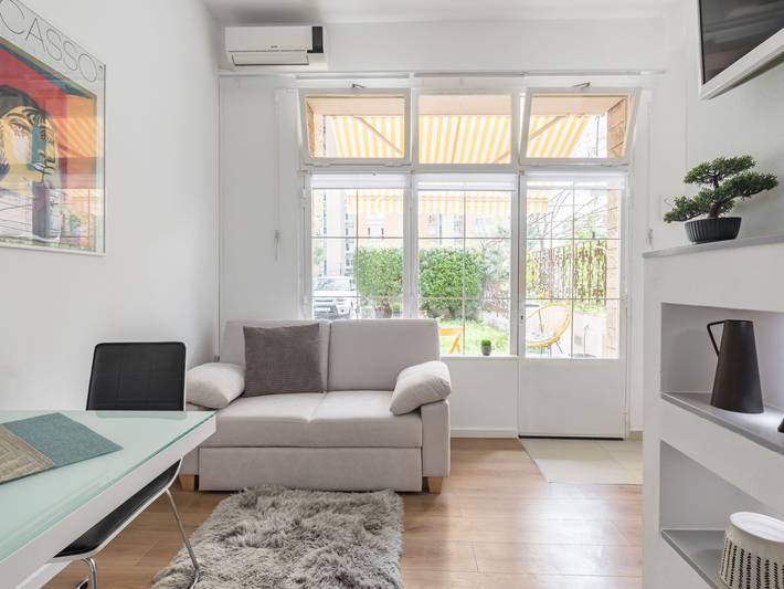 Ganze Wohnung, Studio im Erdgeschoss, beim berühmten Znjan-Strand in Split, Split-Dalmatien