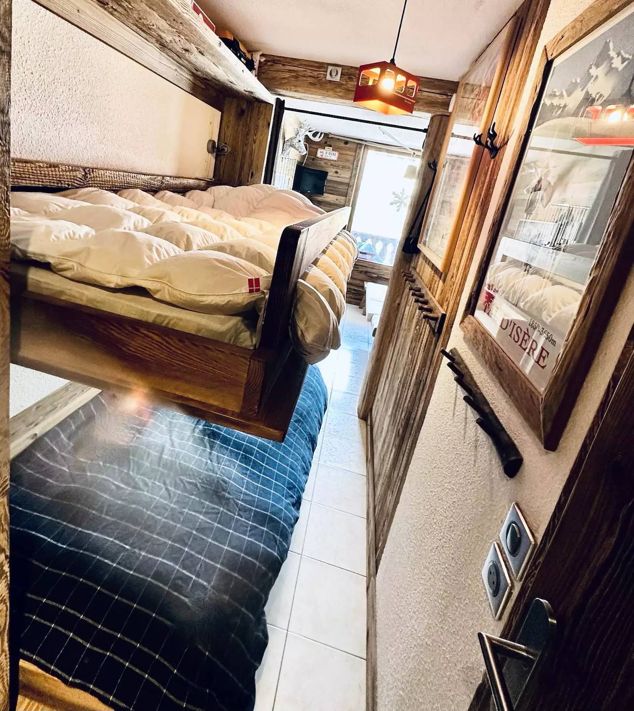 Entire studio, Superb fully renovated studio close to the village centre in Val-d'Isère, Vanoise National Park