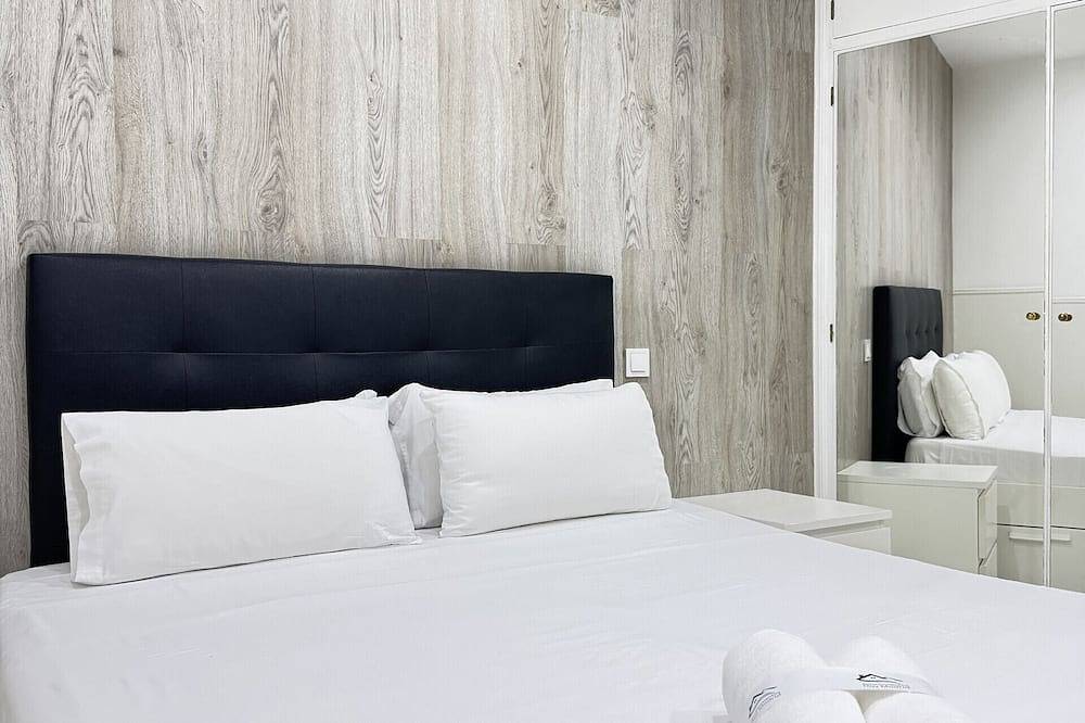 Entire apartment, Beautiful & Comfortable Apartment Gran Vía | 026 in Centro (Madrid), Madrid