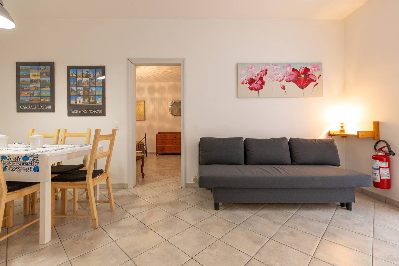 Apartamento entero, Apartamento 'Casa Anna' con piscina compartida, terraza privada y aire acondicionado in Marina di Bibbona, Bibbona