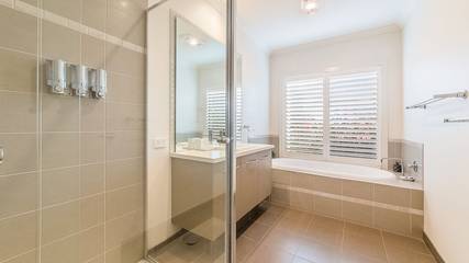 Holiday Home for 9 People in Inverloch, Bass Coast Shire, Photo 1