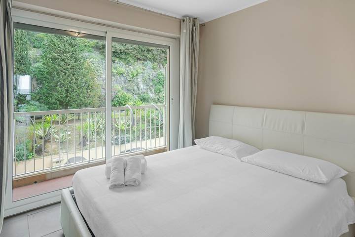 Gîte pour 6 personnes, avec terrasse et vue sur l’océan, adapté aux familles dans Port de Menton Garavan - 3
