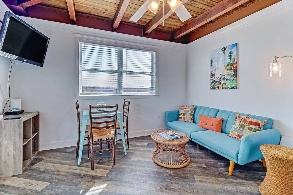 Ganze Wohnung, Sea Glass Cottage #3 | Renovated | Beachfront w/Dune Views | Outdoor Courtyard in Fernandina Beach, Amelia Island
