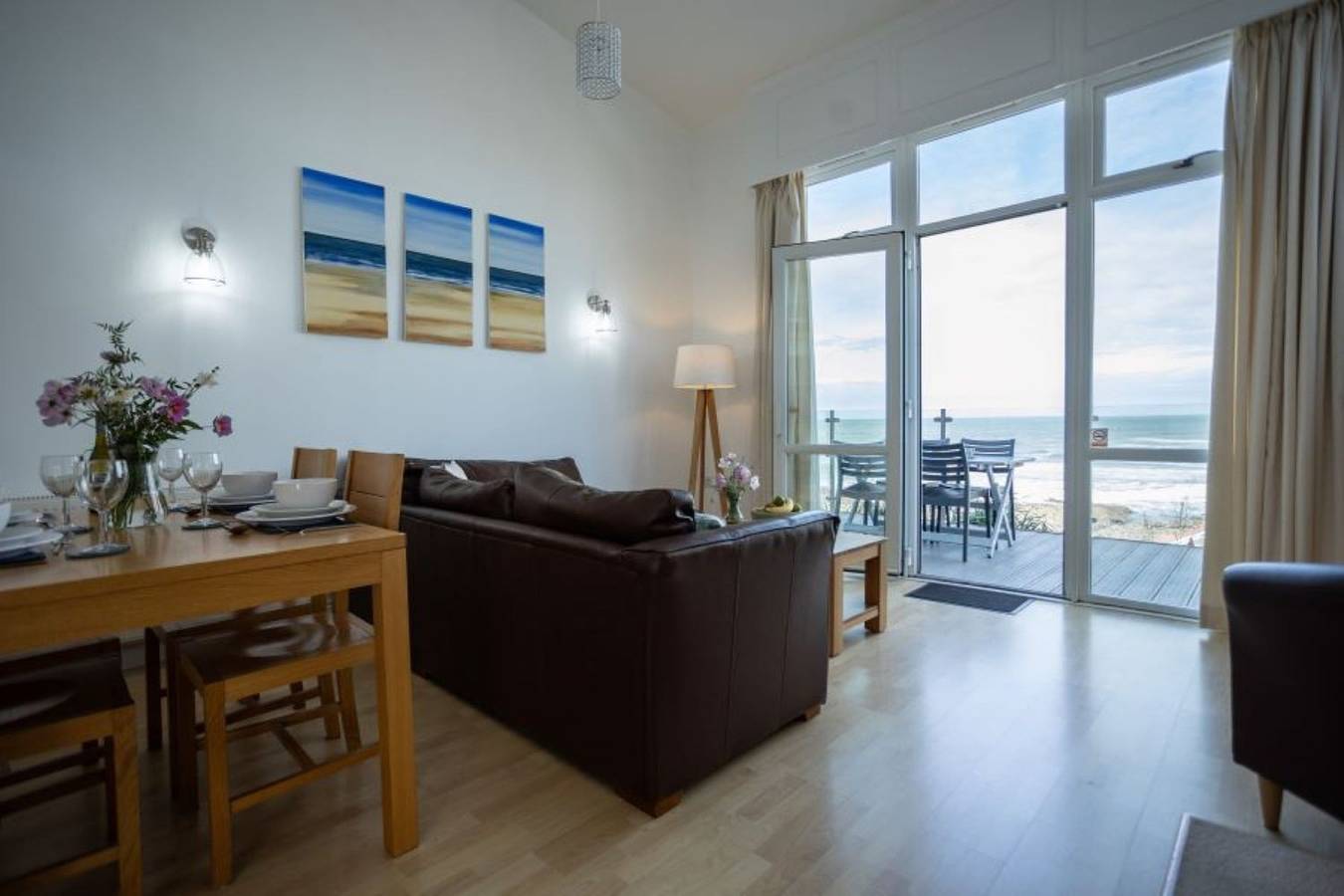 2 Bed Beach House in a fantastic sea front setting in Westward Ho, Hartland Devon Heritage Coast