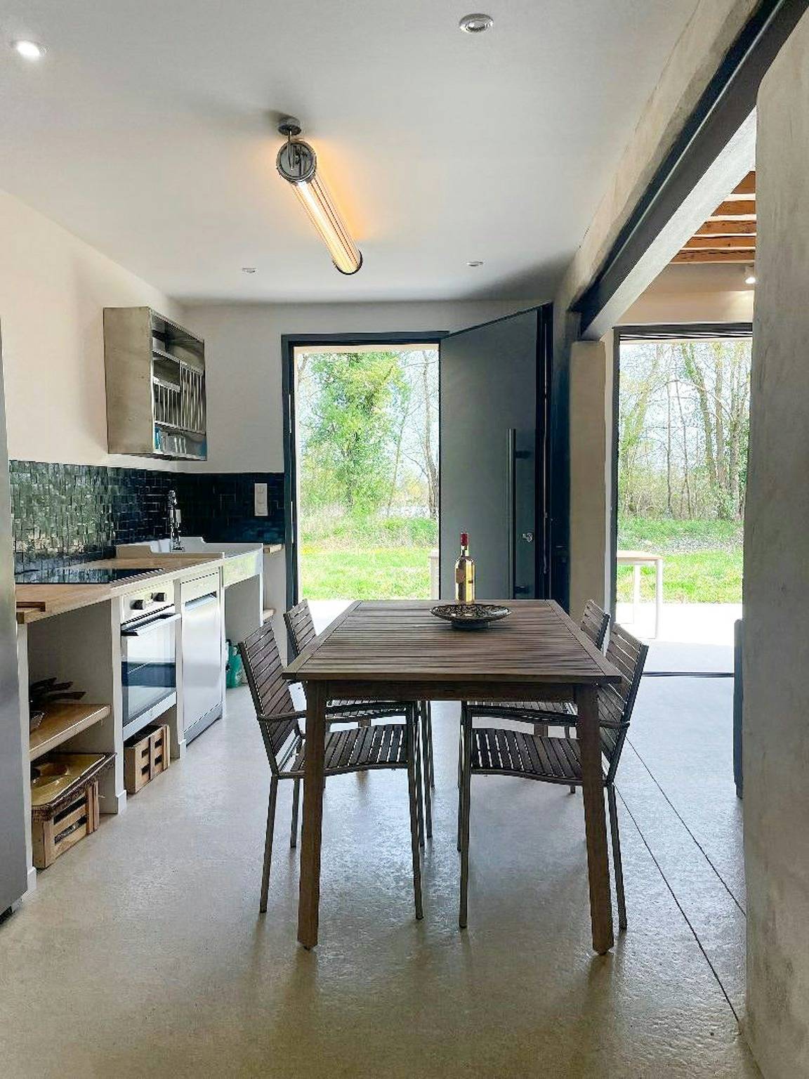 Maison en pierre au bord de la Dordogne in Arveyres, Région de Libourne