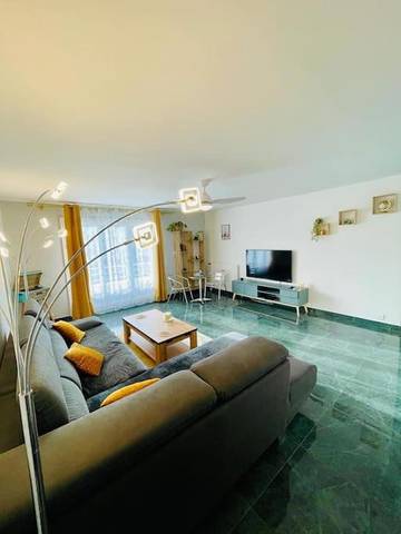 Gîte pour 6 personnes, avec balcon à Lognes