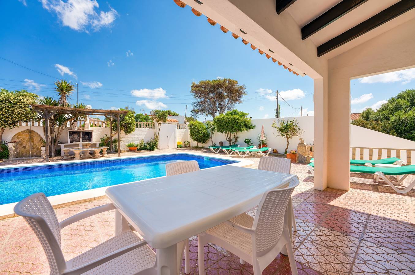 Familienfreundliches Ferienhaus "Villen Vanessa & Ruth" mit Pool und Terrasse in Cala en Porter, Alaior Gemeinde