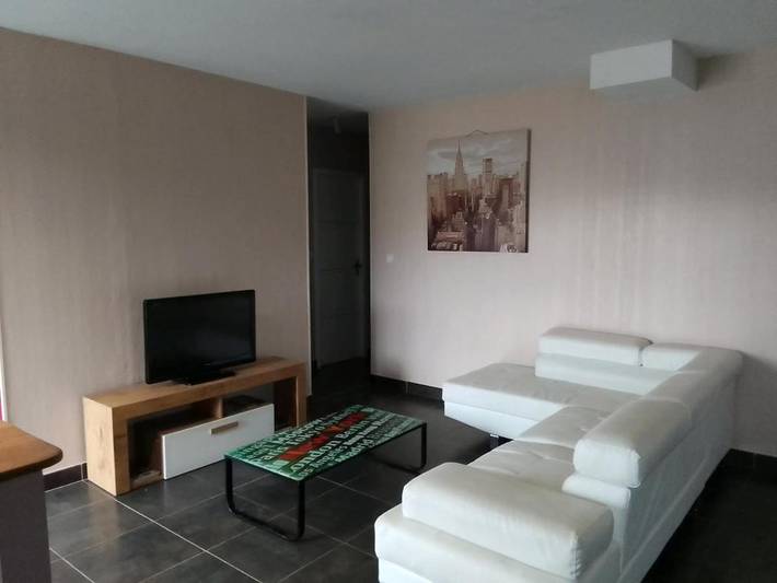 Location de vacances pour 10 personnes, avec jardin ainsi que vue et terrasse à Avanton - 2