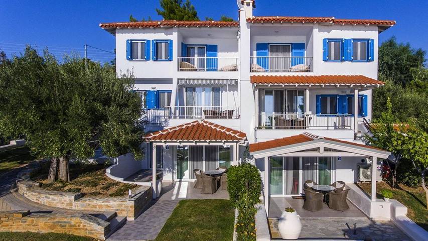Ferienwohnung für 2 Personen, mit Garten und Terrasse sowie Pool in Chalkidiki