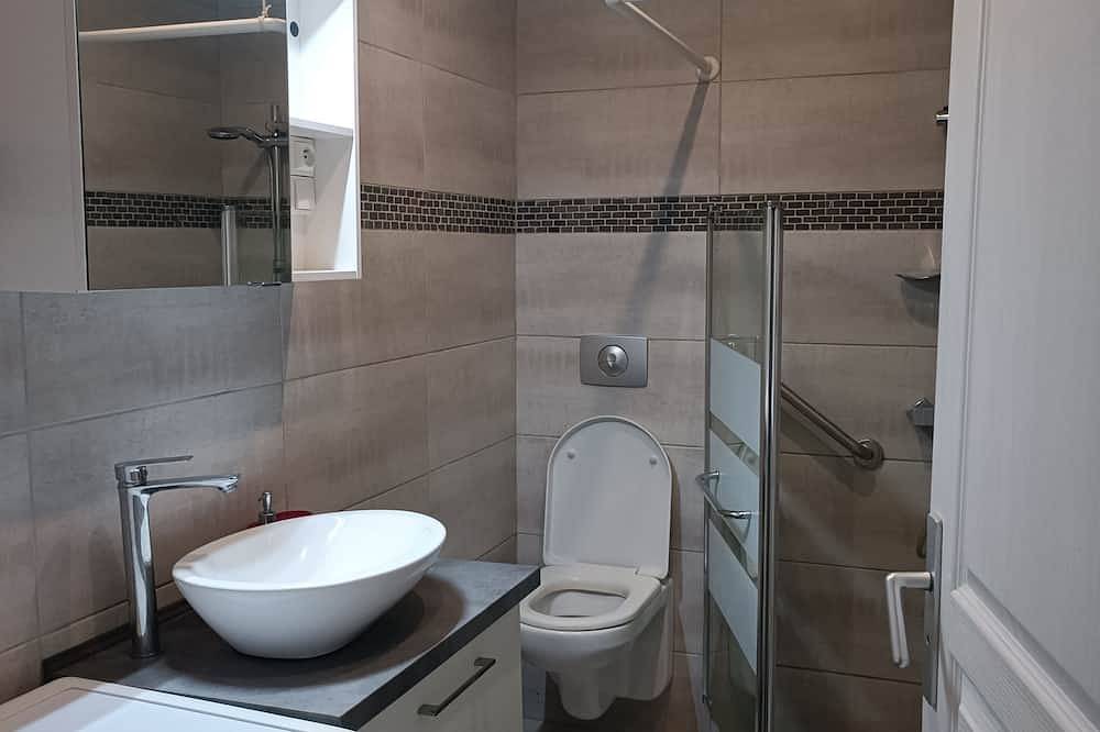 Appartement entier, Gîte Notre Dame⭐⭐⭐Salins-les-Bains  Rdc 600m des thermes.Tarif curistes/demande in Salins-les-Bains, Jura Francais