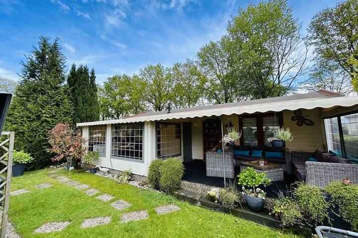 Ferienpark für 4 Personen, mit Pool und Garten