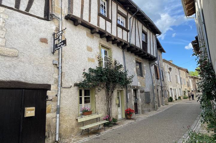 Location de vacances pour 4 personnes, avec Terrasse à Saint-Jean-de-Côle
