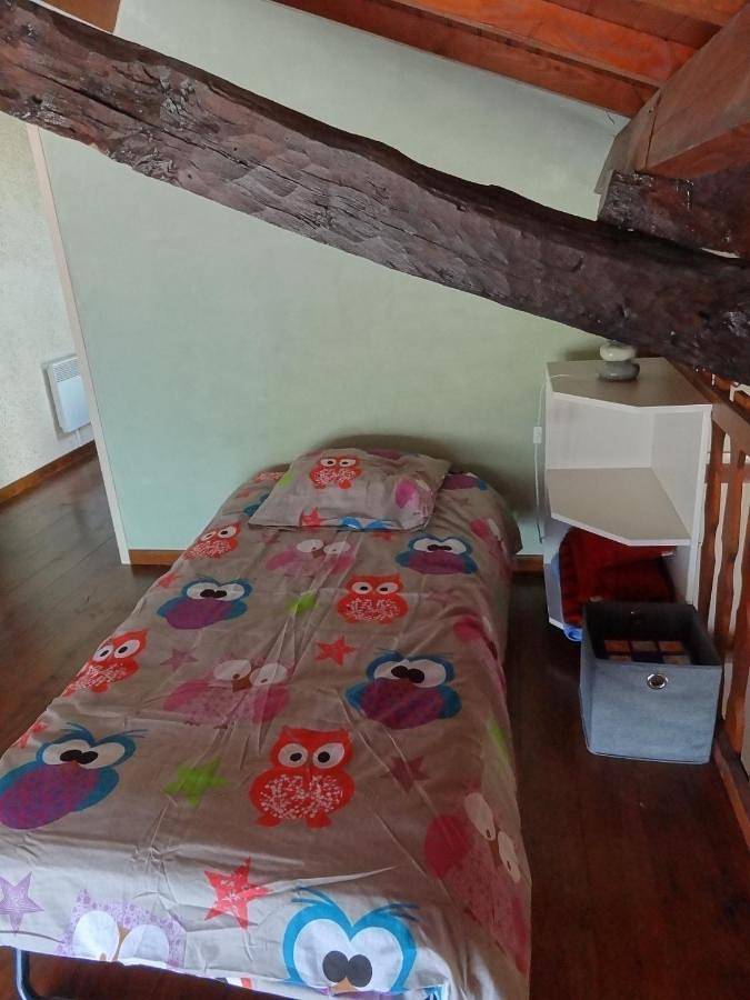 Location de vacances pour 4 personnes, avec jardin ainsi que piscine et terrasse, animaux acceptés à Cézan - 3