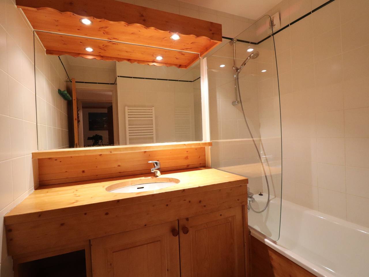 Ganze Wohnung, Gemütlich für 4 mit Sonnigem Balkon in Méribel-Mottaret, Les Allues