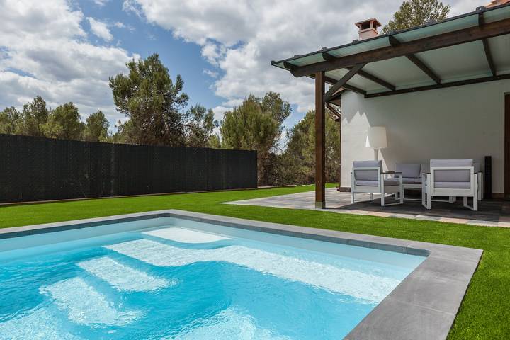 Chalet „Les Roques“ mit Bergblick, Wlan und Klimaanlage in Castellnou de Bages, Pla de Bages DO