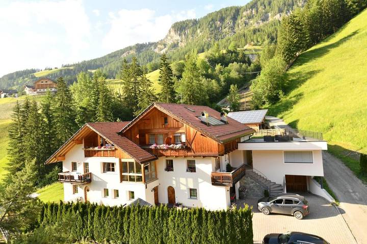 Ferienwohnung für 4 Personen, mit Garten in Wengen (Italien)