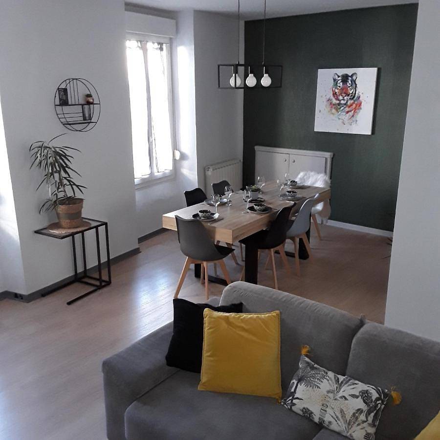 Appartement entier, Two-Bedroom Apartment in Lourdes, Hautes-Pyrénées