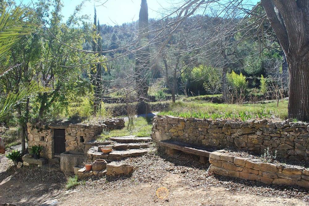 Lime lodge Mas de Raties in Cessenon-sur-Orb, Region de Béziers