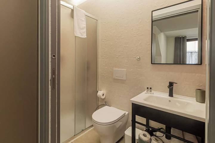 Casa Giuara -Radici Monolocale piano terra a 5 minuti a piedi dal centro storico in Castelbuono, Provincia di Palermo