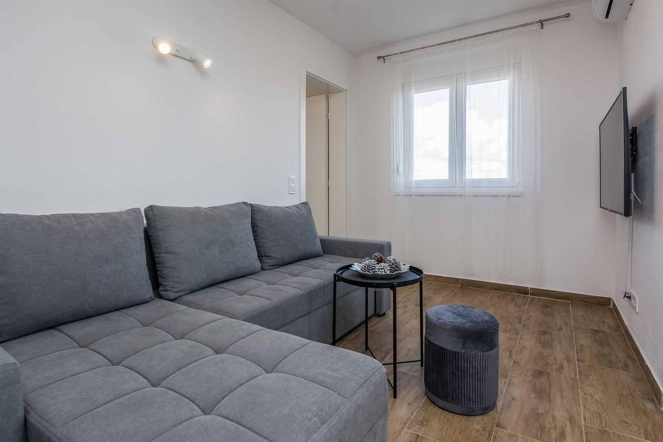Entire apartment, Newly furnished apartment | for 2-4 persons | quiet location in Vir