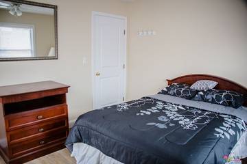 Vacation House for 22 Guests in Geneva-on-the-Lake, Ashtabula County, Picture 2