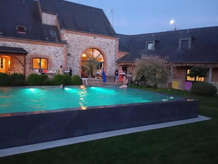 Location de vacances pour 15 personnes, avec Jacuzzi ainsi que Terrasse et Piscine dans Bachant