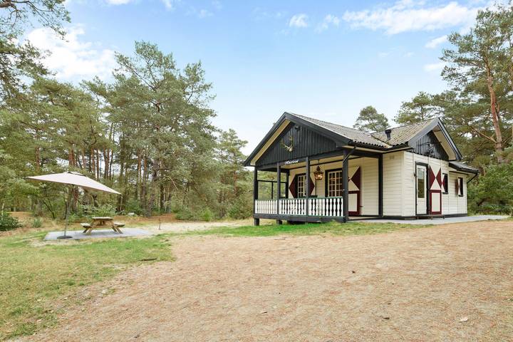 Ferienhaus für 4 Personen, mit Terrasse und Balkon/Terrasse