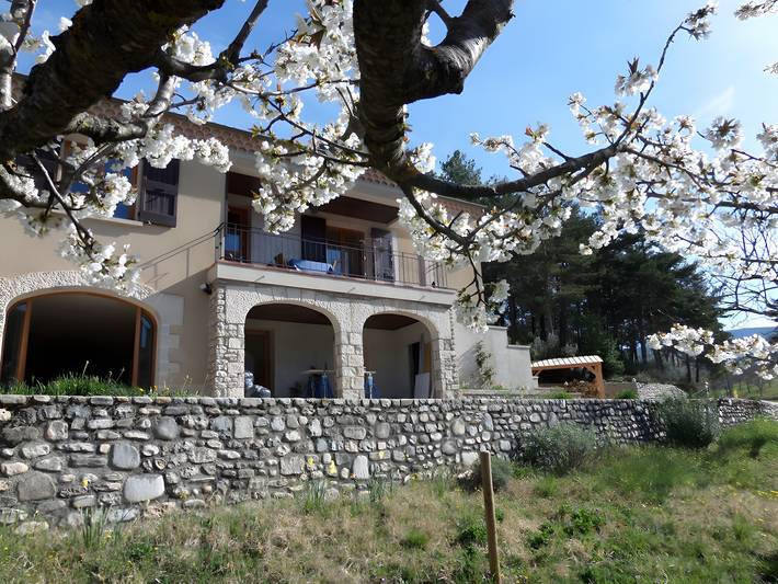 Gîte La Belle Étoile du Diois: comfort e tranquillità tra i boschi del Diois in Menglon, Die e dintorni