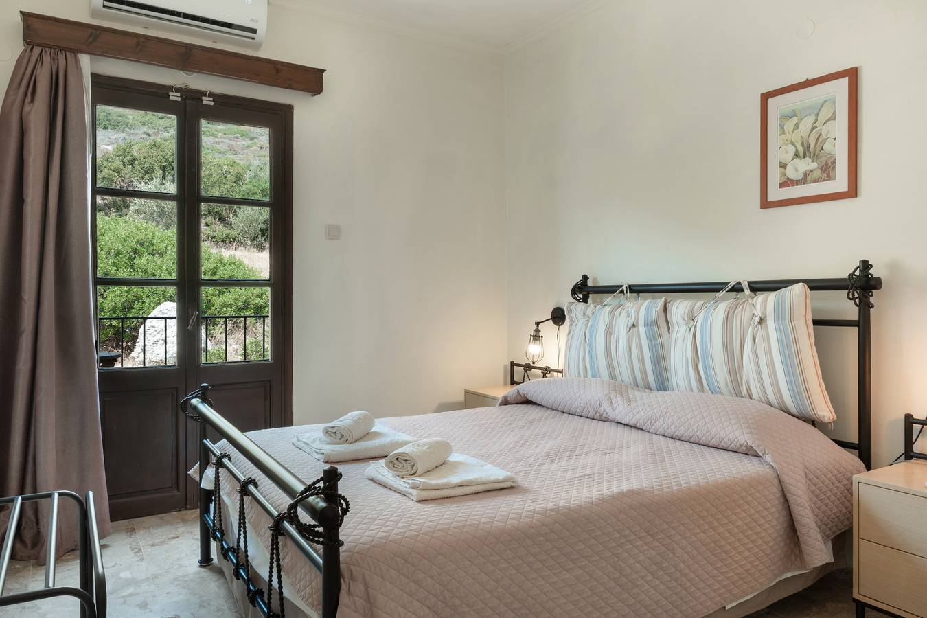 Bed and Breakfast 'Suite No 10' with Sea View, Wi-Fi and Air Conditioning in Kalymnos