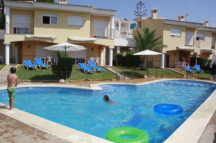 Finca für 8 Personen, mit Pool und Balkon sowie Garten in Peñiscola