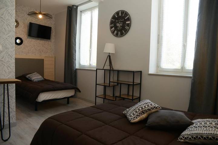 Hôtel pour 3 personnes, avec Terrasse et Vue à Saint-Genis-de-Saintonge