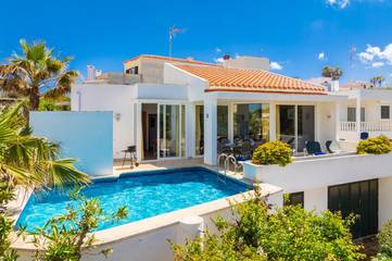 Villa in Es Mercadal, Coast of Menorca für 6 