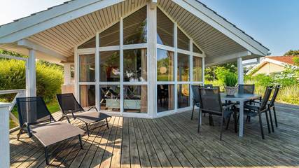Ferienhaus mit Meerblick für 6 Personen, mit Garten und Whirlpool sowie Sauna in der Lübecker Bucht