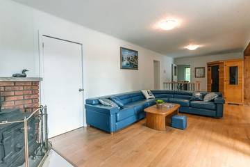 Cottage for 12 Guests in Muskoka, Lake Huron ON, Picture 2