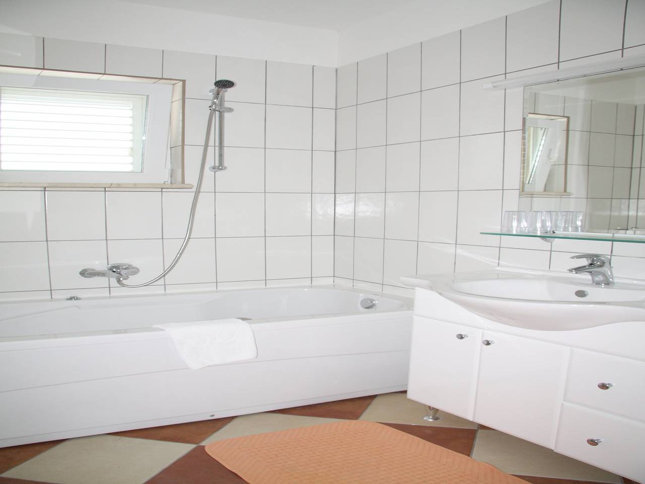 Ganze Wohnung, Villa Alegria Cavtat - Two Bedroom Apartment with Balcony and Sea View (Apartment B) in Cavtat, Dubrovnik-Neretva